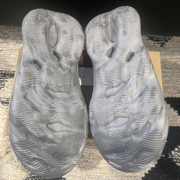 Adidas Yeezy Foam RNR MX Granite - Picture 7 of 7